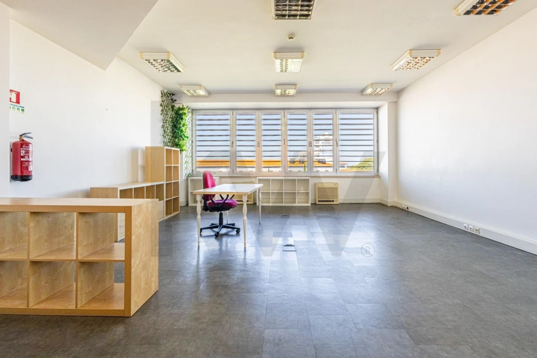 Escritório para Venda em Romeira e Várzea Foto 11