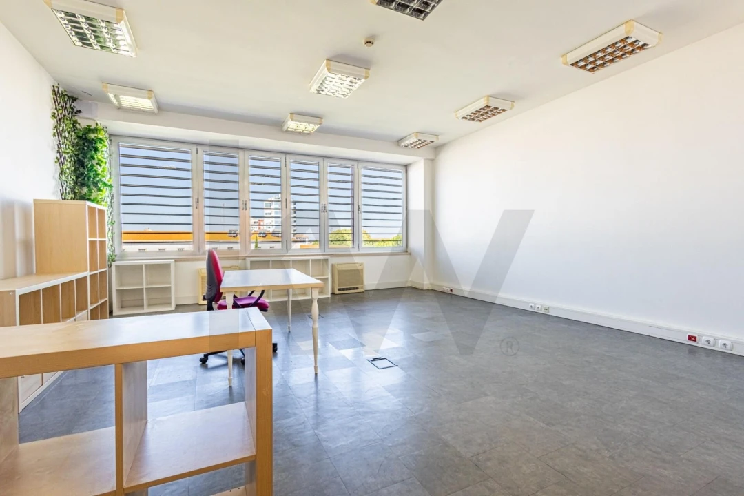 Escritório para Venda em Romeira e Várzea Foto 9