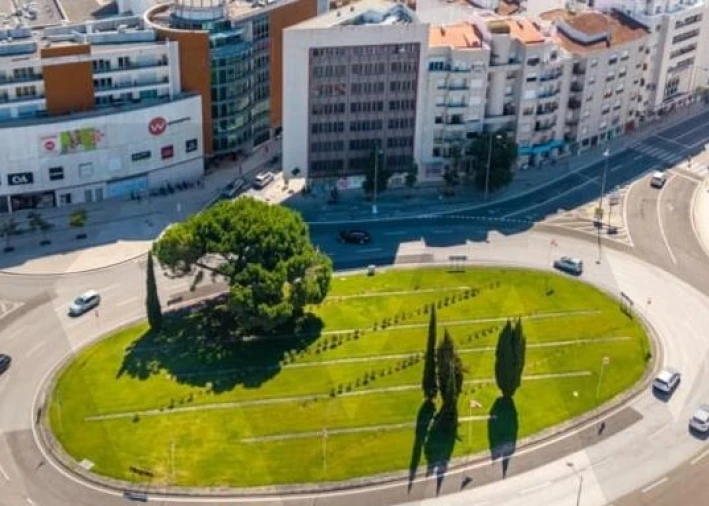 Escritório para Venda em Romeira e Várzea