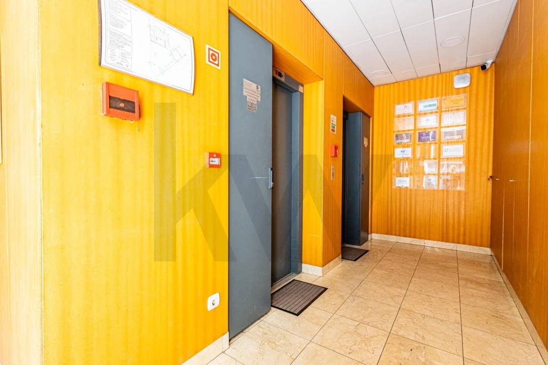 Escritório para Venda em Romeira e Várzea Foto 6