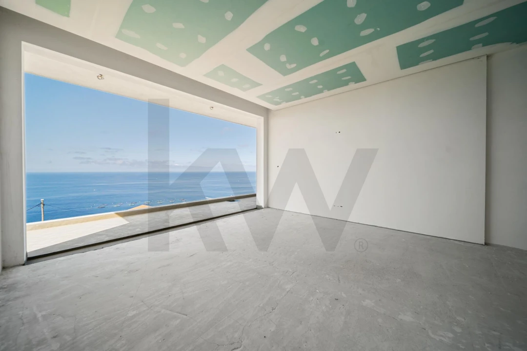 Moradia T4 para Venda em Arco da Calheta Foto 19