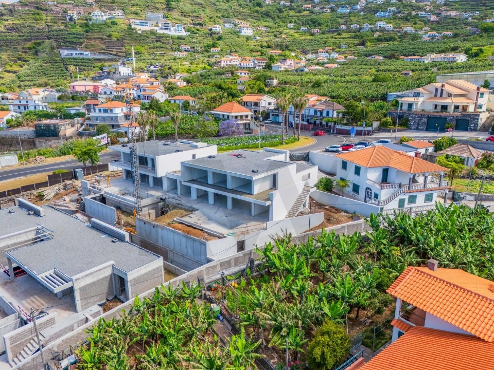 Moradia T4 para Venda em Arco da Calheta Foto 10