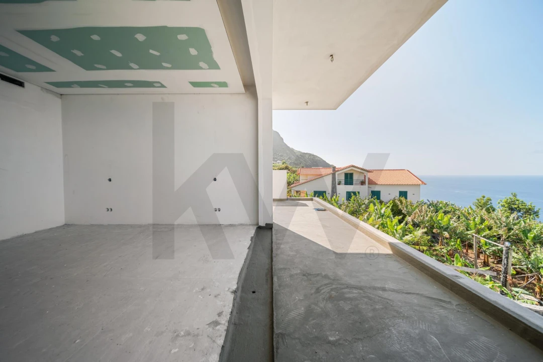 Moradia T4 para Venda em Arco da Calheta Foto 22