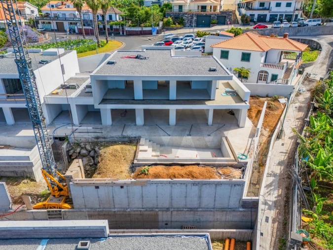 Moradia T4 para Venda em Arco da Calheta Foto 2