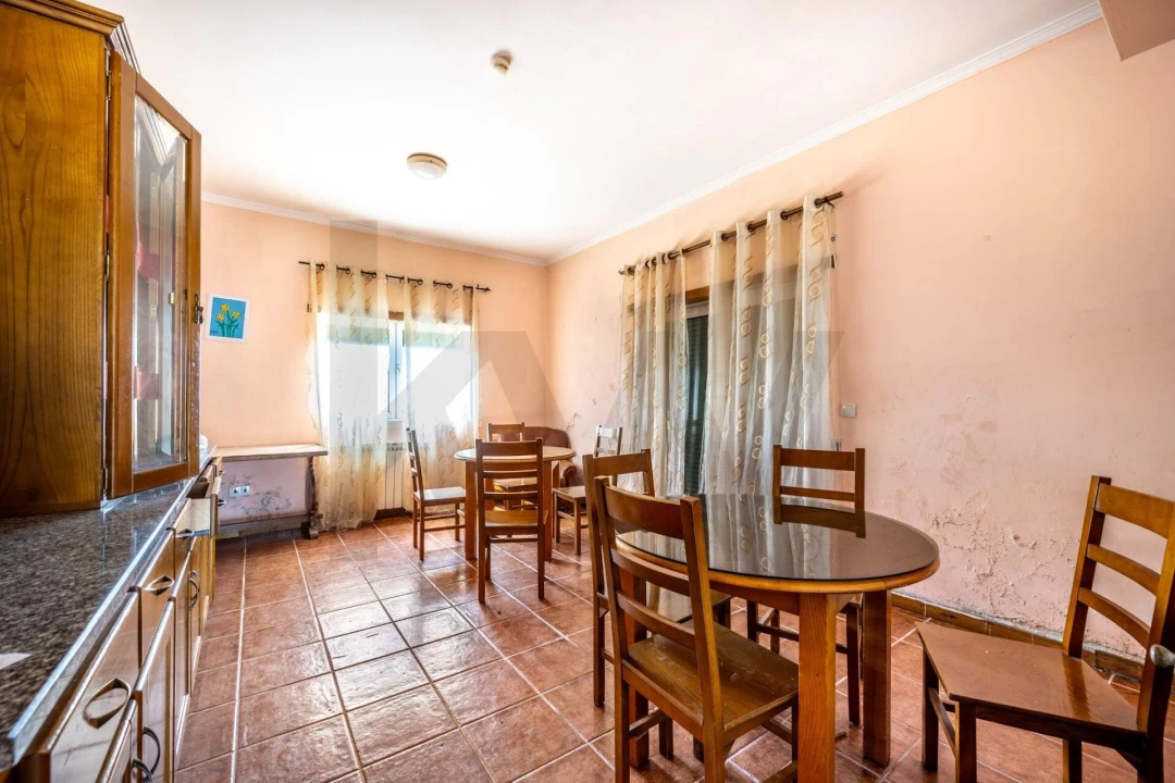 Moradia T5 para Venda em Rebordãos Foto 5