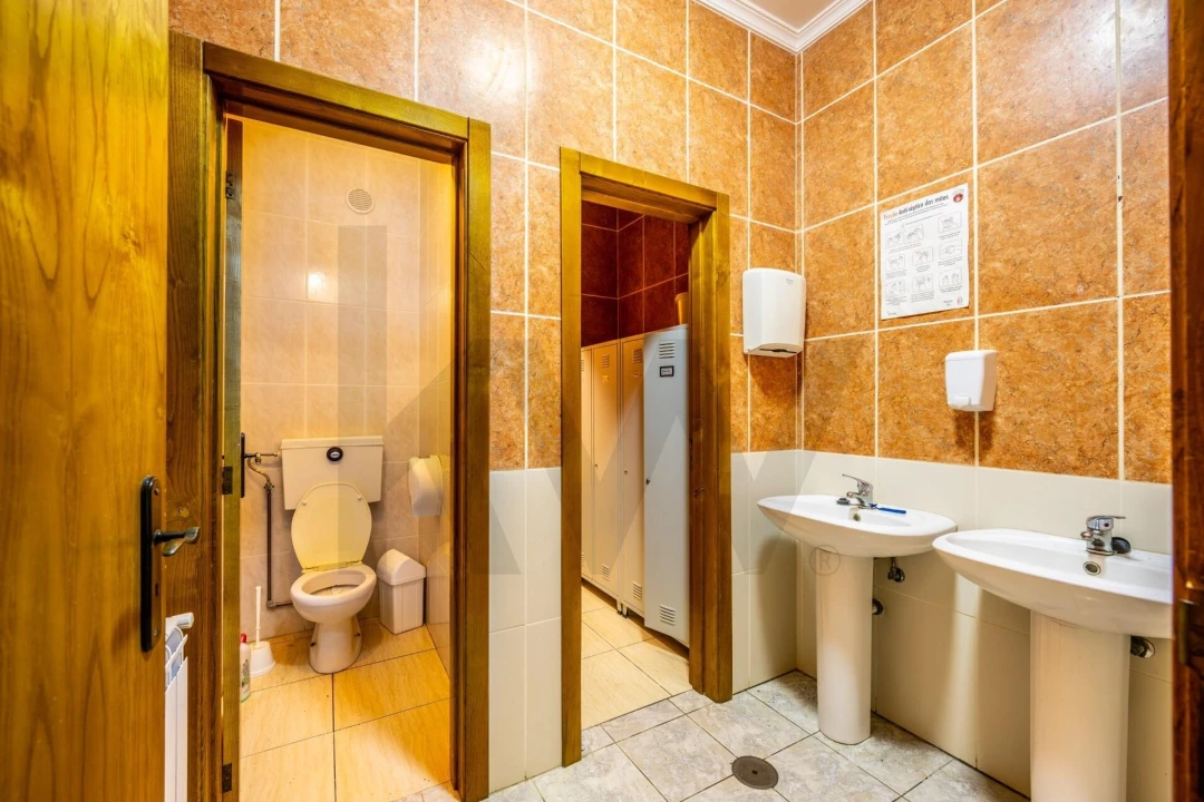 Moradia T5 para Venda em Rebordãos Foto 14