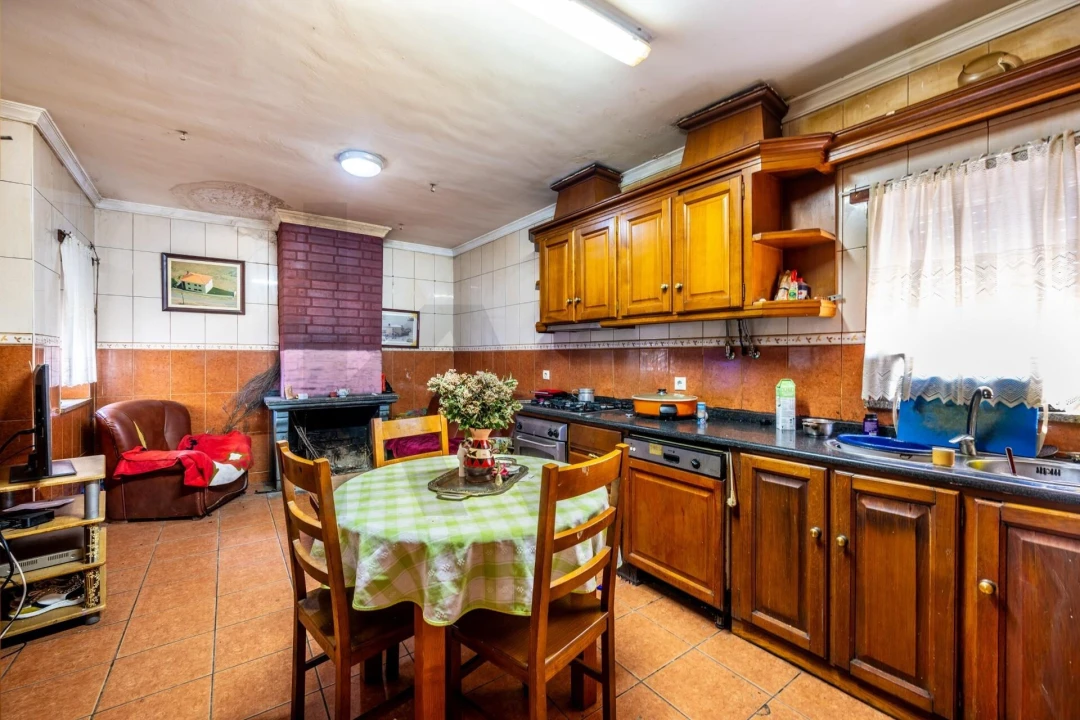 Moradia T5 para Venda em Rebordãos Foto 32