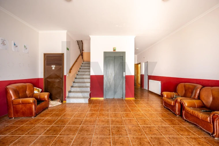 Moradia T5 para Venda em Rebordãos Foto 6