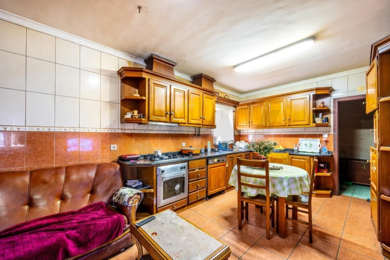 Moradia T5 para Venda em Rebordãos Foto 8