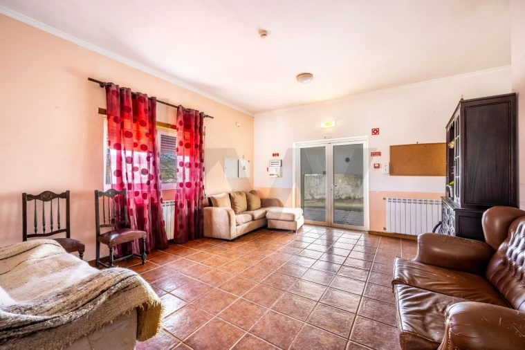 Moradia T5 para Venda em Rebordãos Foto 22