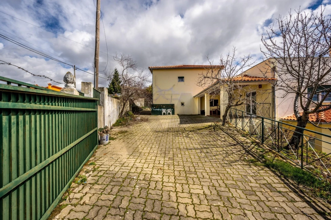 Moradia T5 para Venda em Rebordãos Foto 35