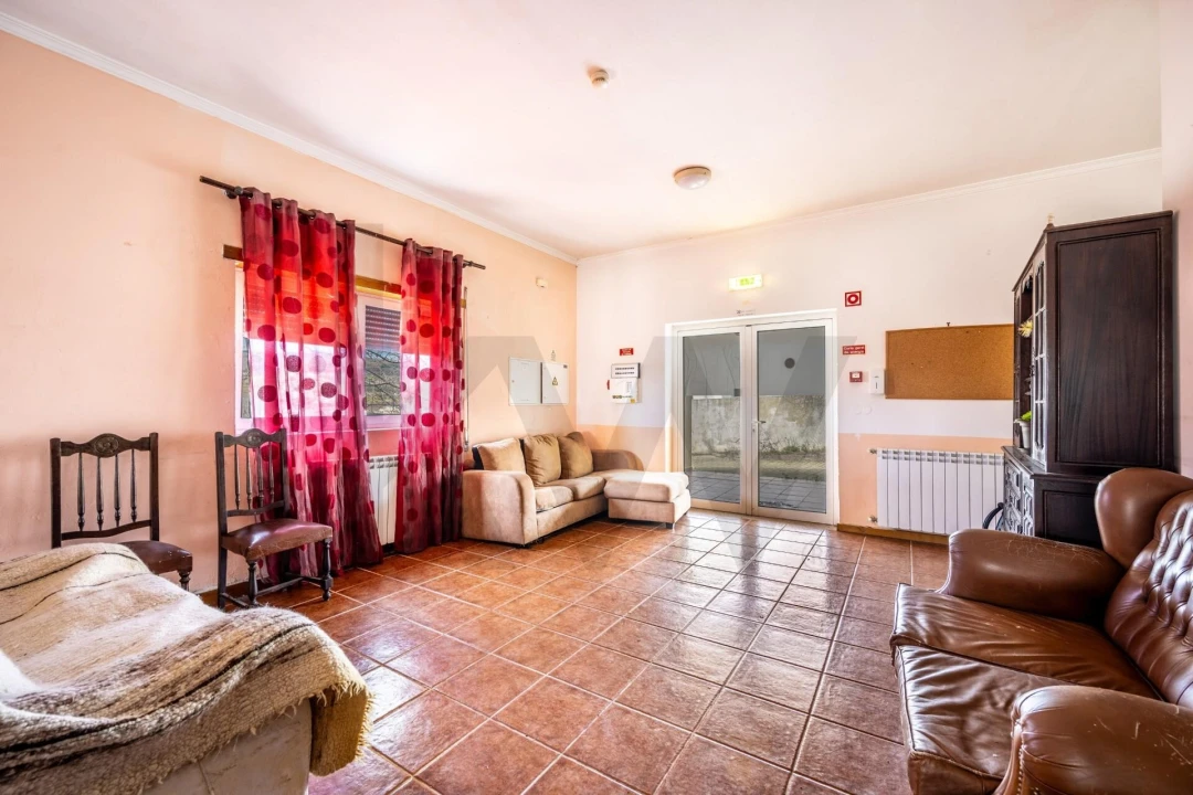 Moradia T5 para Venda em Rebordãos Foto 22