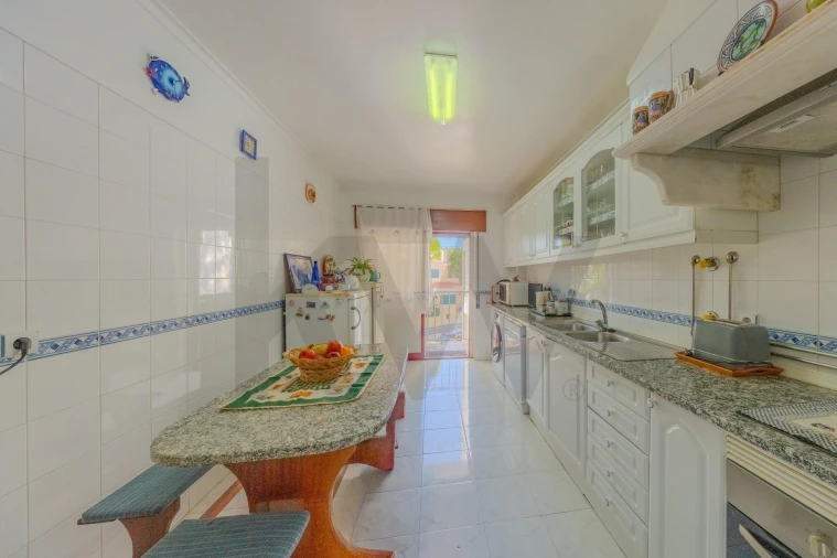 Apartamento T3 para Venda em Porto Salvo Foto 26