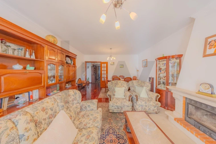 Apartamento T3 para Venda em Porto Salvo Foto 17