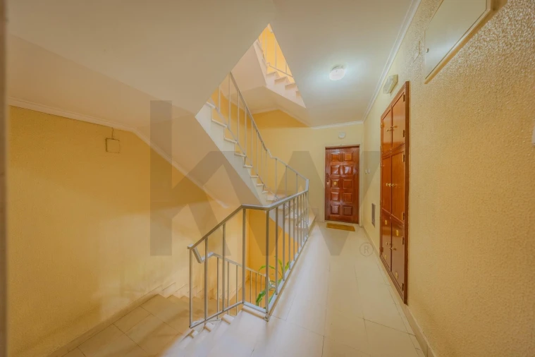 Apartamento T3 para Venda em Porto Salvo Foto 10