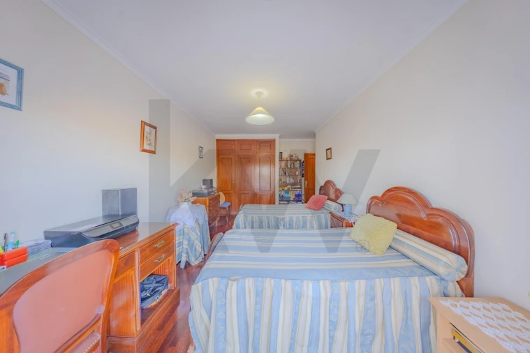 Apartamento T3 para Venda em Porto Salvo Foto 34