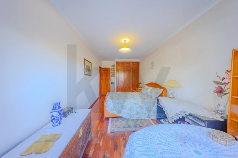 Apartamento T3 para Venda em Porto Salvo Foto 39