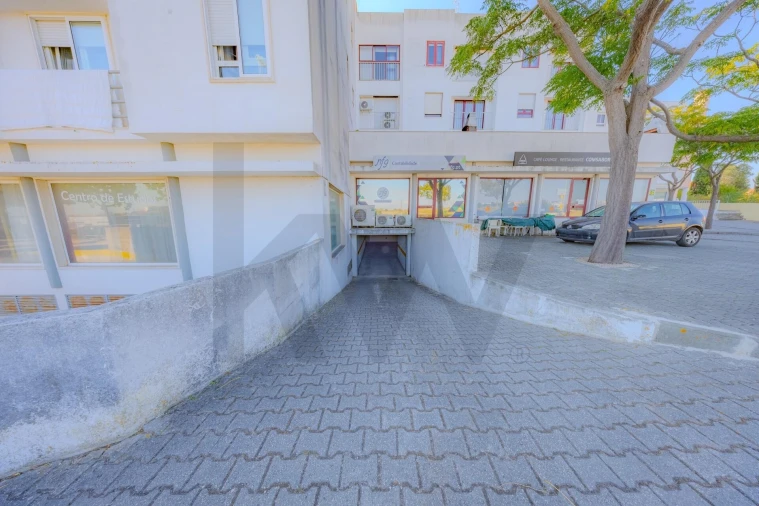 Apartamento T3 para Venda em Porto Salvo Foto 49