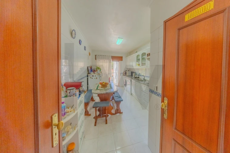 Apartamento T3 para Venda em Porto Salvo Foto 22