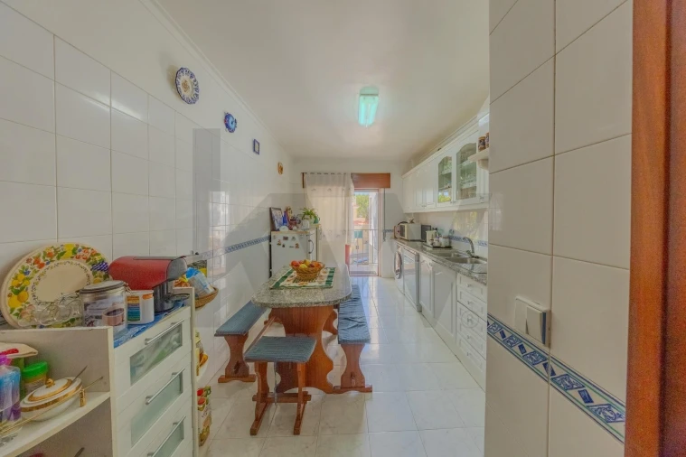 Apartamento T3 para Venda em Porto Salvo Foto 23