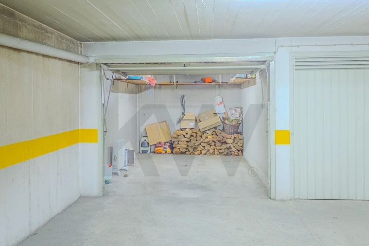 Apartamento T3 para Venda em Porto Salvo Foto 48