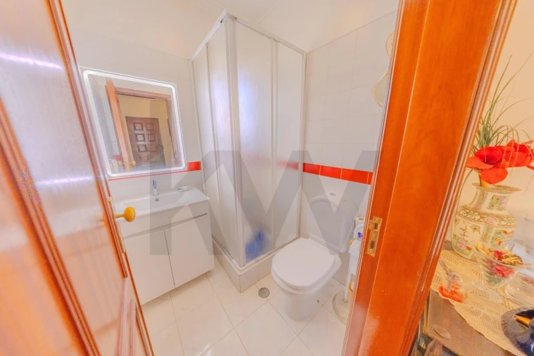 Apartamento T3 para Venda em Porto Salvo Foto 20