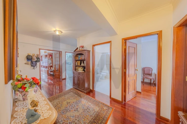 Apartamento T3 para Venda em Porto Salvo Foto 27