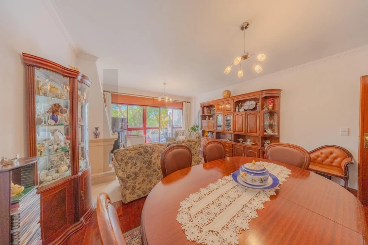 Apartamento T3 para Venda em Porto Salvo Foto 15