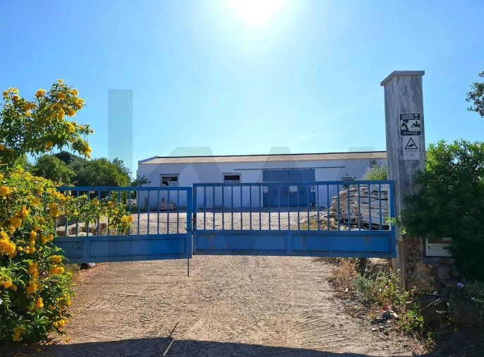 Armazém para Venda em Moncarapacho e Fuseta