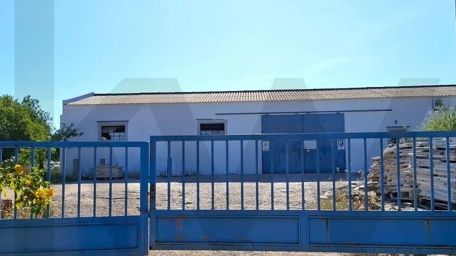Armazém para Venda em Moncarapacho e Fuseta