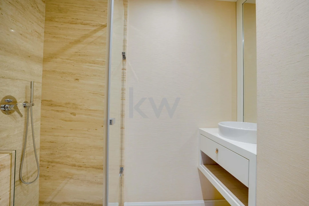 Apartamento T1 para Venda em Santo António Foto 16
