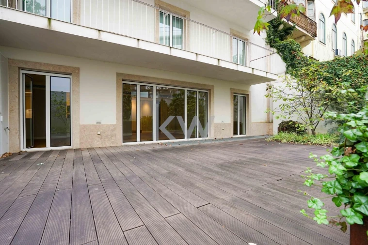 Apartamento T1 para Venda em Santo António Foto 22