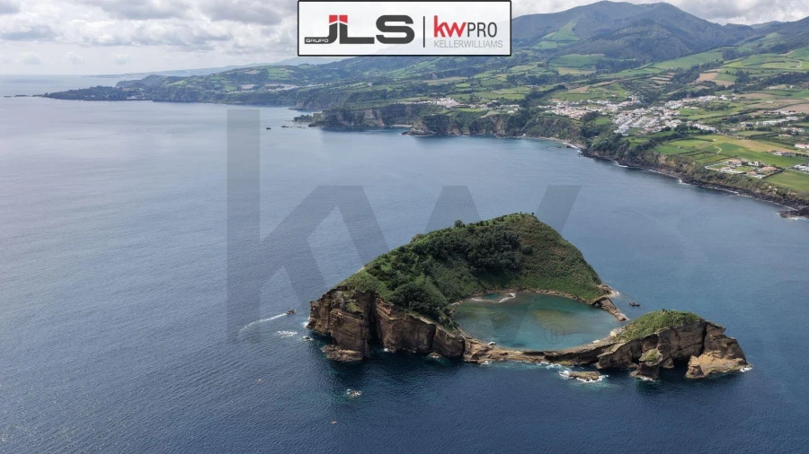 Terreno para Venda em Vila Franca do Campo (São Pedro) Foto 1