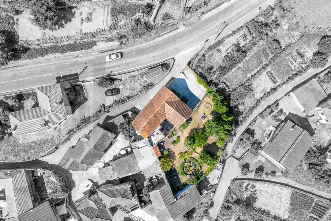 Moradia T4 para Venda em Fataunços e Figueiredo das Donas Foto 4