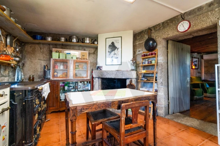 Moradia T4 para Venda em Fataunços e Figueiredo das Donas Foto 37