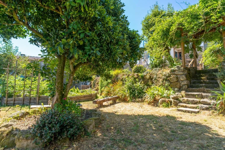 Moradia T4 para Venda em Fataunços e Figueiredo das Donas Foto 51