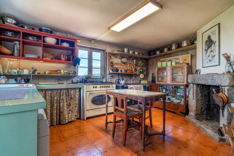 Moradia T4 para Venda em Fataunços e Figueiredo das Donas Foto 36