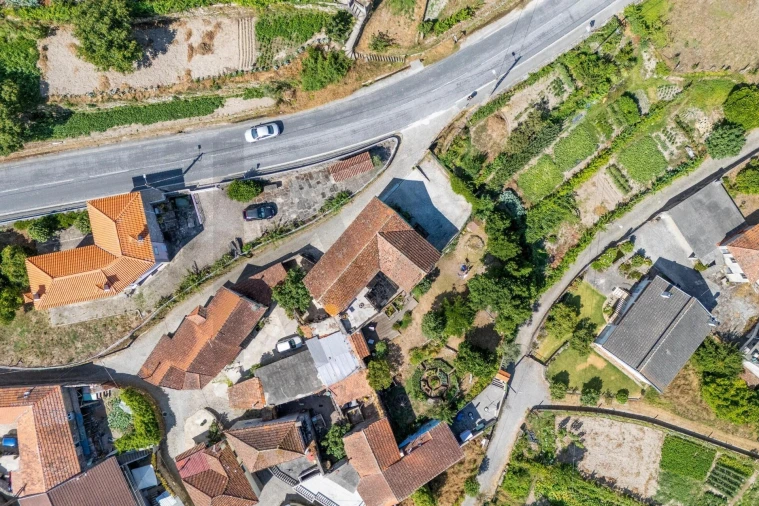 Moradia T4 para Venda em Fataunços e Figueiredo das Donas Foto 3