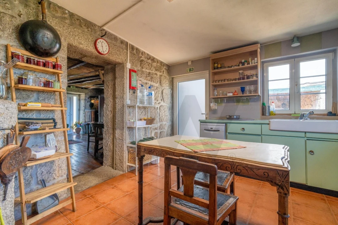 Moradia T4 para Venda em Fataunços e Figueiredo das Donas Foto 38