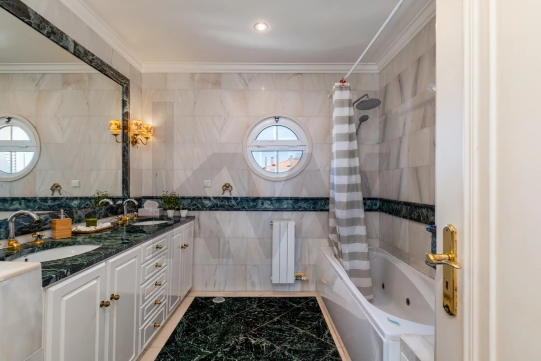 Moradia T5 para Venda em Caparica e Trafaria Foto 36