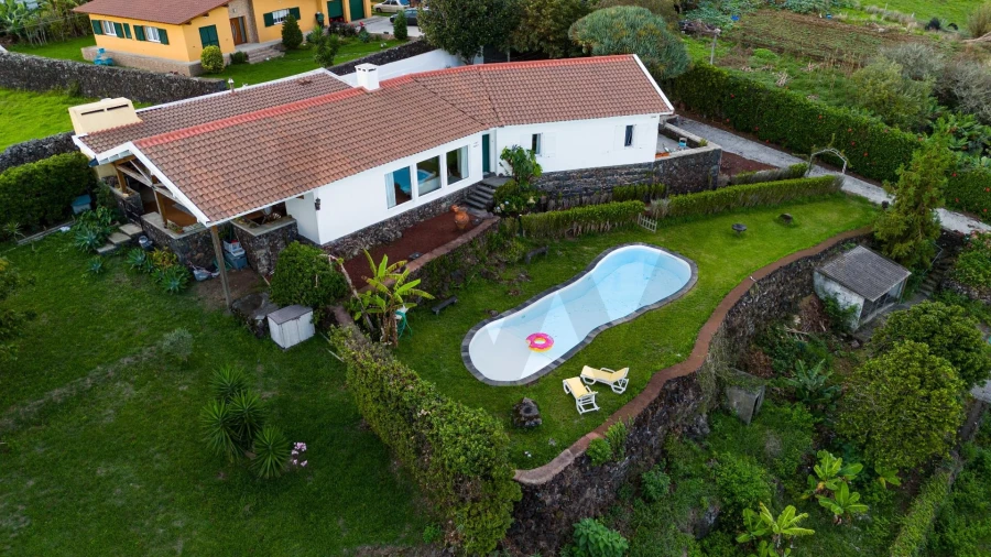 Quinta T4 para Venda em Rosto do Cão (Livramento) Foto 1