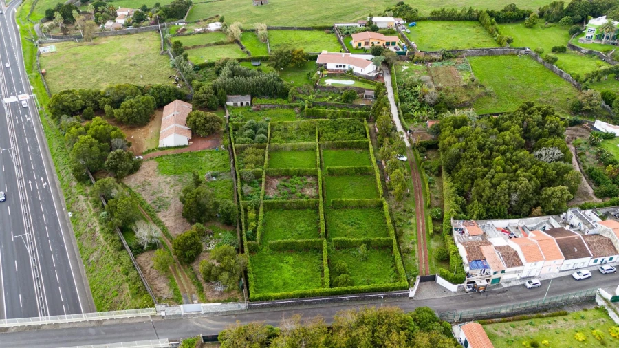 Quinta T4 para Venda em Rosto do Cão (Livramento) Foto 54