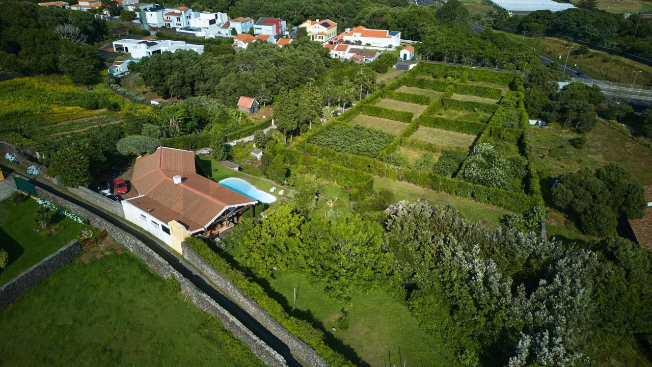 Quinta T4 para Venda em Rosto do Cão (Livramento) Foto 4