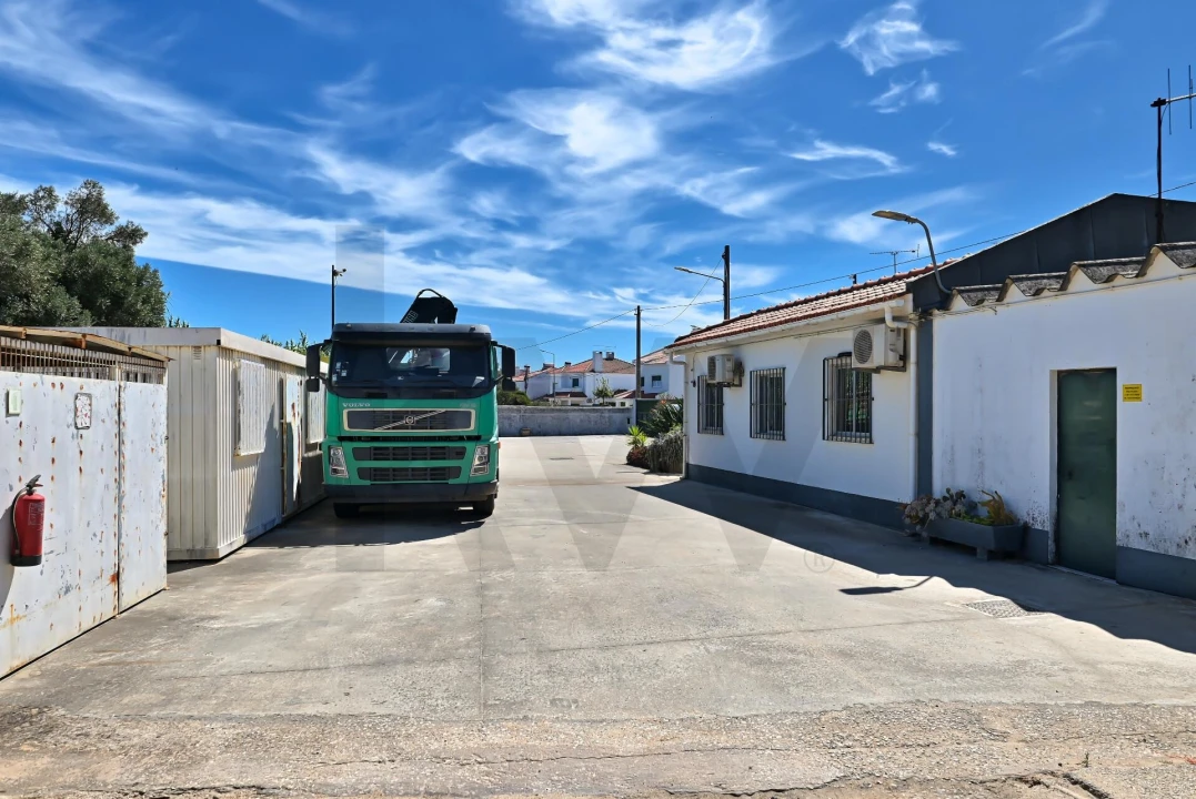 Terreno para Venda em Rio de Mouro Foto 6