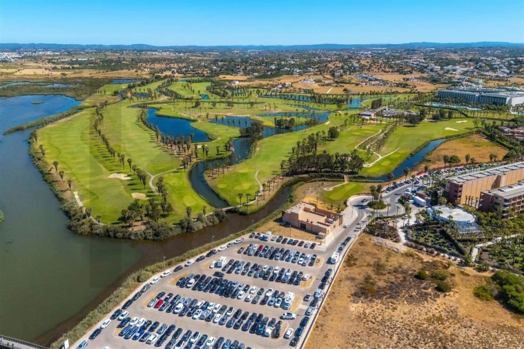 Moradia T3 para Venda em Guia Foto 63