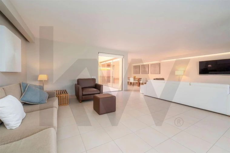 Moradia T3 para Venda em Guia Foto 9