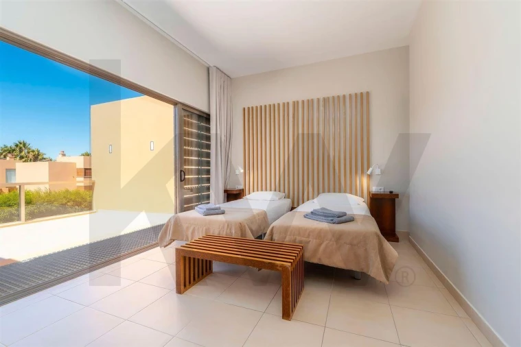 Moradia T3 para Venda em Guia Foto 47