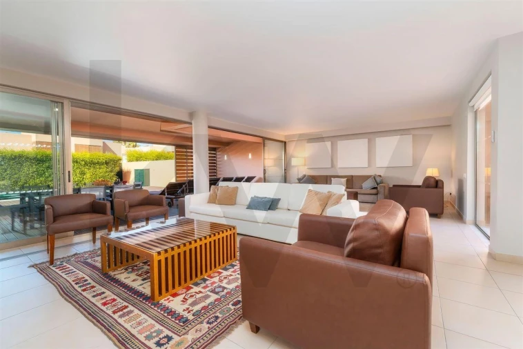 Moradia T3 para Venda em Guia Foto 4