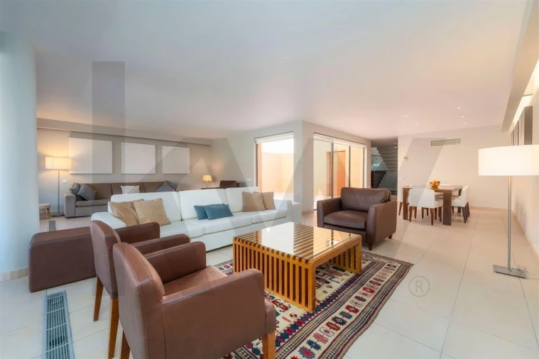 Moradia T3 para Venda em Guia Foto 3