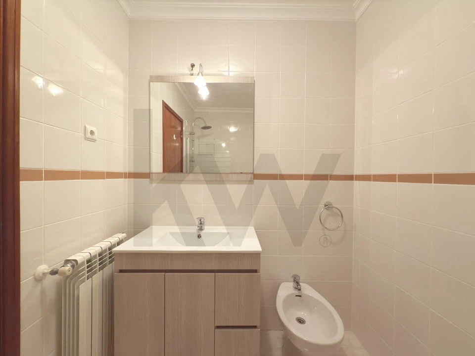 Apartamento T3 para Venda em Vila Franca das Naves e Feital Foto 17